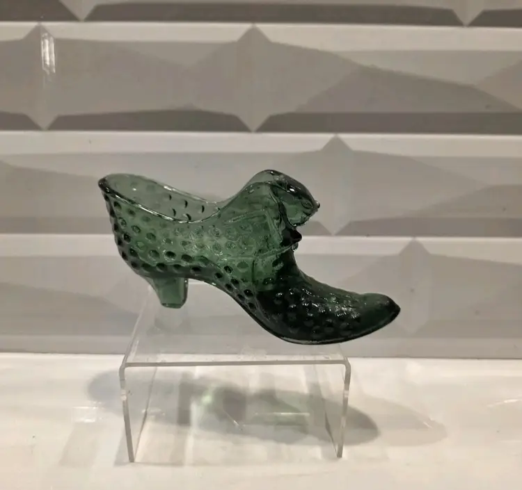 Fenton  Green  Glass Hobnail Cat Head Shoe