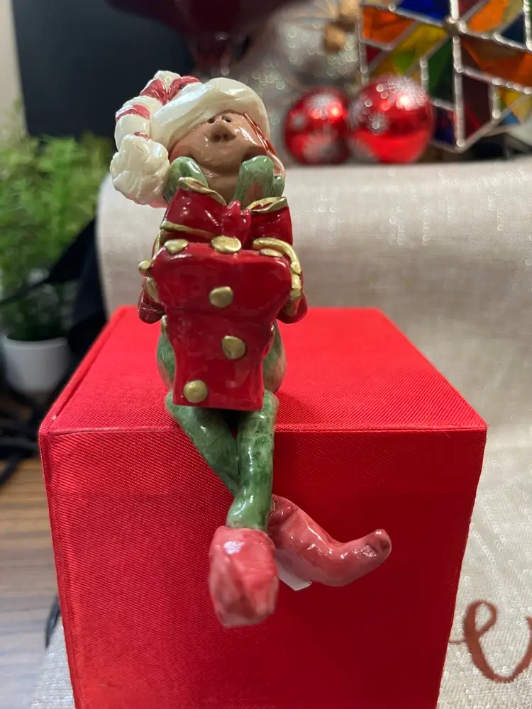 2001 Nancye Williams Clay Elf Shelf Sitter