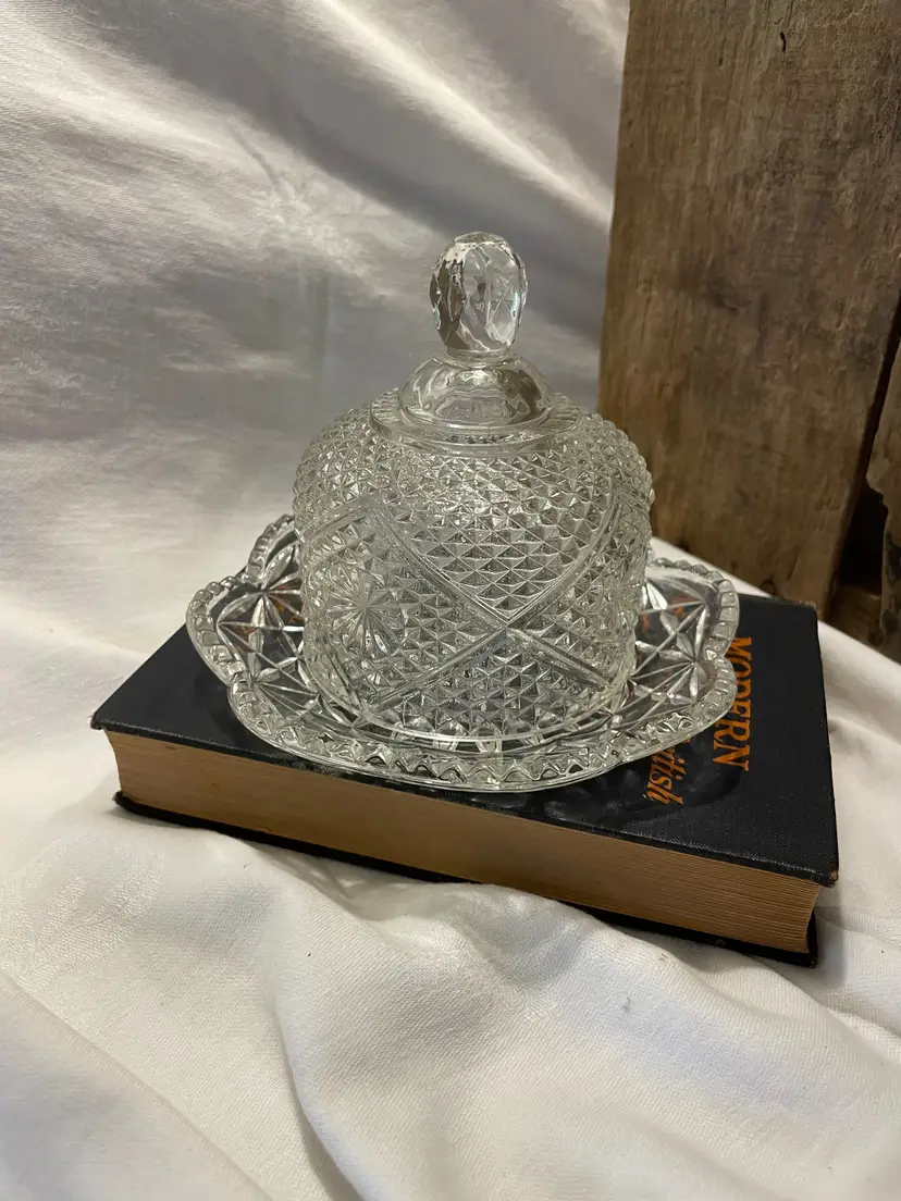 Avon Covered Dish Butter Soap Cheese Made by Fostoria Diamond pattern 1970s in original box
