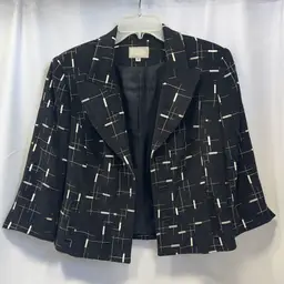 #1743 Alberto Makali Black & White Ladies Size 10 Jacket, False Pockets, 3/4 sleeve, split sleve