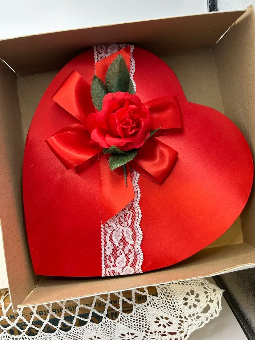 1995 Red Satin Heart Candy Box With Org Box