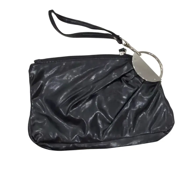 Giveaway Little Black Wristlet