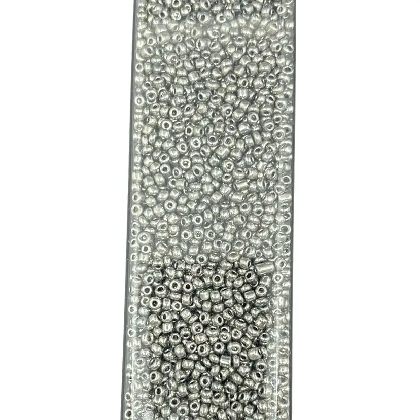 Antique Silver Bead Treasures 12/0 Glass Seed Beads