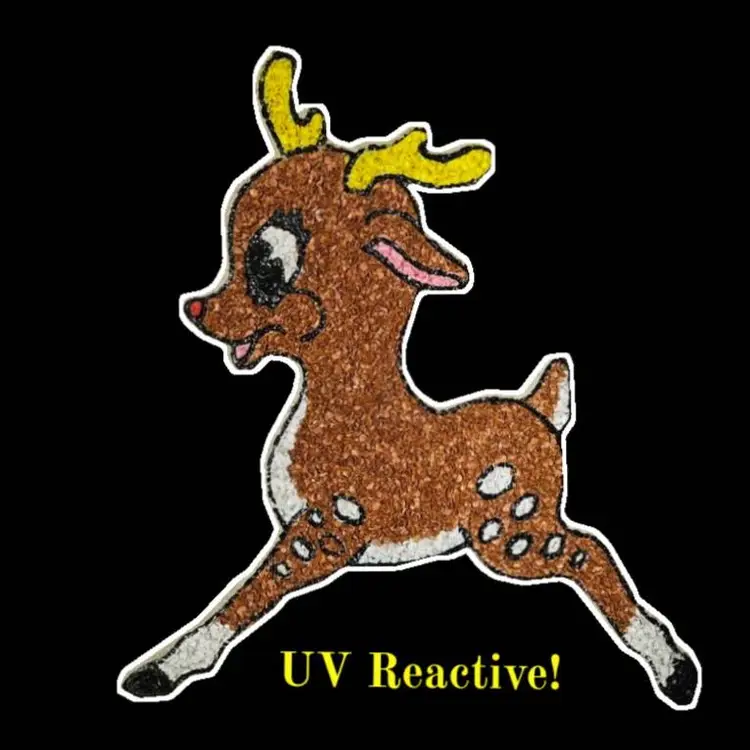 20.5"T × 18.5"W Vintage Melted Popcorn Plastic Reindeer Spotted Buck Deer Leaping Christmas Hanger Outlined