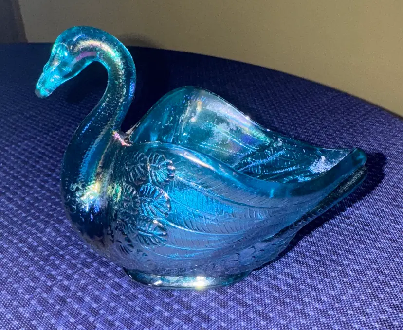 Fenton Persian Pearl Iridescent Glass Swan Trinket Dish 5” long