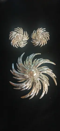 Vintage Silver tone and pearl Sarah Coverenty jewelry set