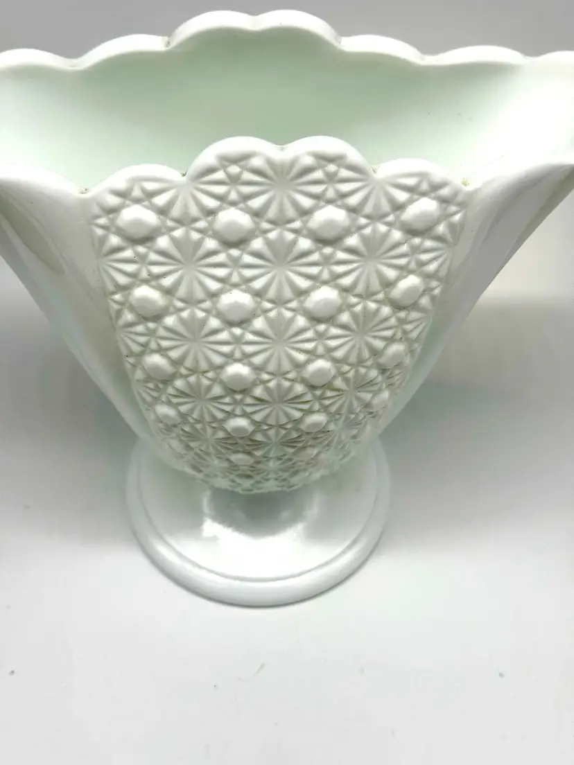 Vintage Fenton White Milk Glass Art Glass Tulip Fan Vase Daisy & Button Large Size Pedestal Vase HTF! apx 8”w 3”base 9”h ca 1960’s