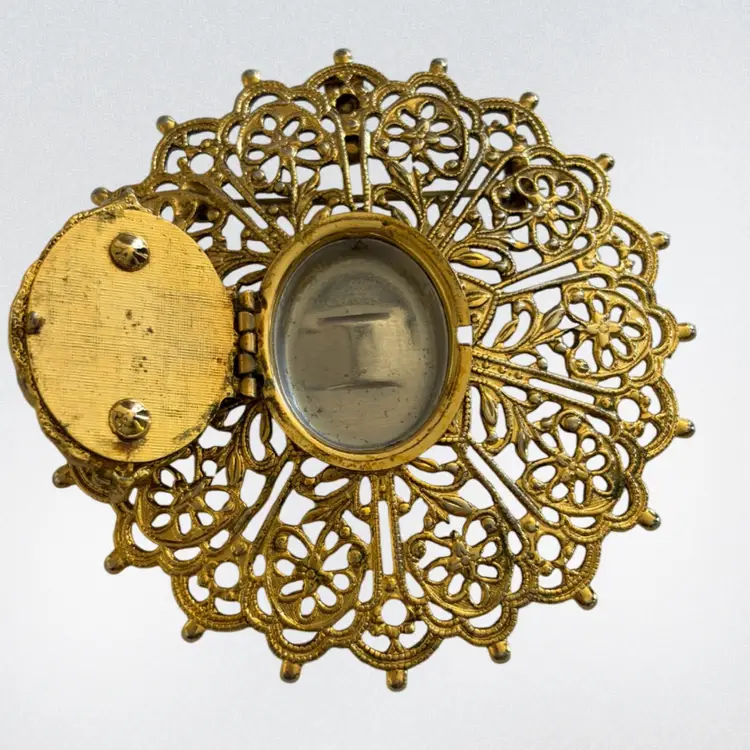 Beautiful Vintage Gold Toned Brooch/Pendant Locket With Yellow Rhinestone.  2 1/2”