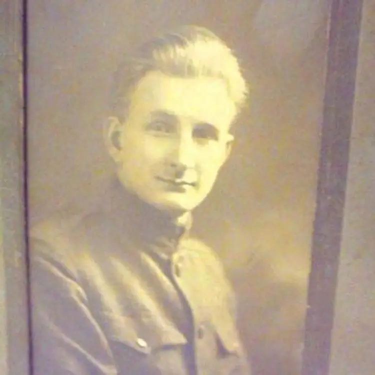 VINTAGE Antique Framed WWI Soldier PORTRAIT with Frame H Tarr Broadway New York