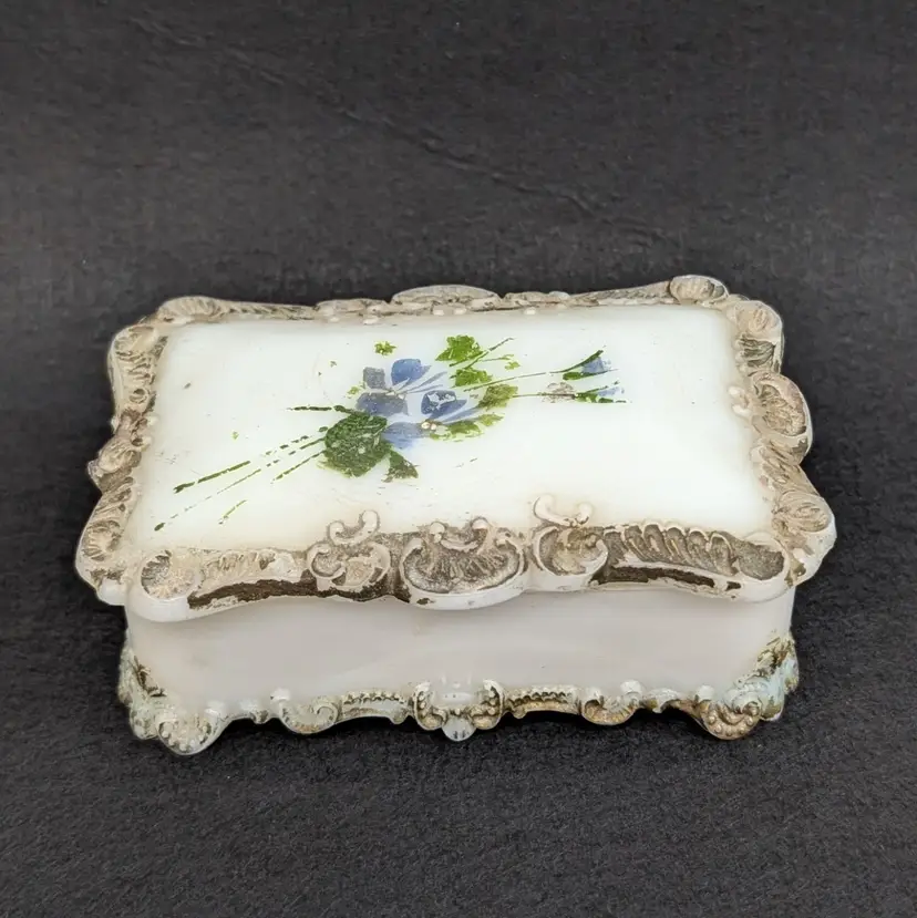 Antique EAPG Dithridge & Co Milk Glass Trinket Vanity Box Covered Footed #6
