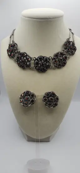 Vintage Da Vinci Garnet-Tone Floral Necklace & Clip-On Earrings Set