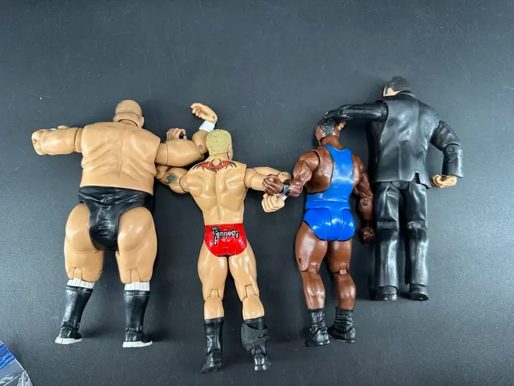 #26 Toy Lot (wrestlers)