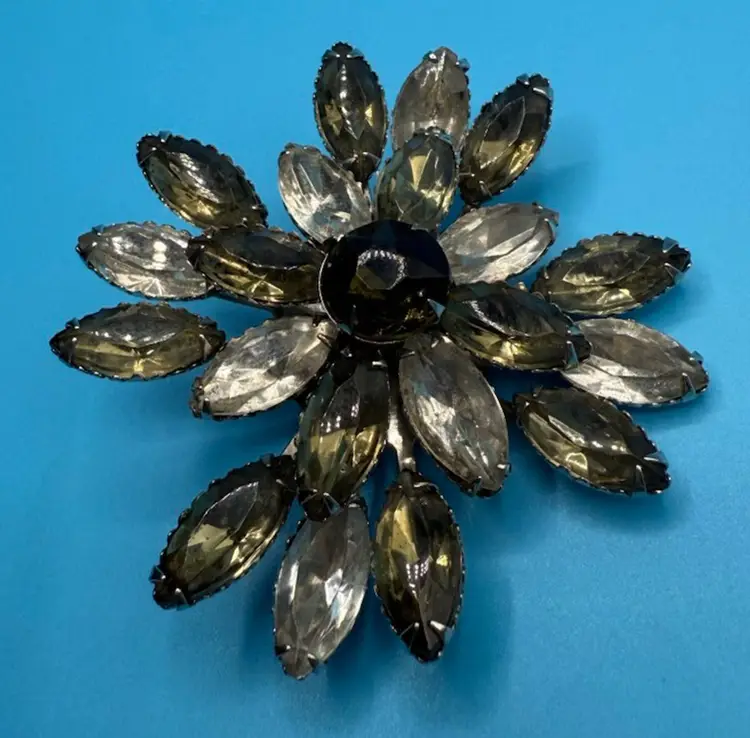 Brooch Vintage Smokey Gray & Clear Marquise Rhinestones Pin In Silver Tones