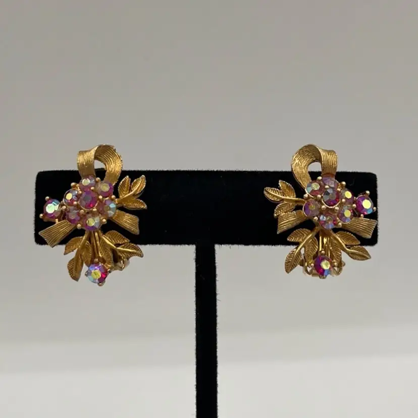 #J5 - Vintage Pink Aurora Borealis Rhinestone Gold Tone Flower Clip Earrings
