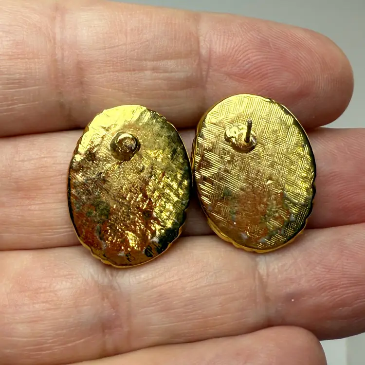 Vintage Gold Tone Black & White Cameo Pierced Earrings Heavy