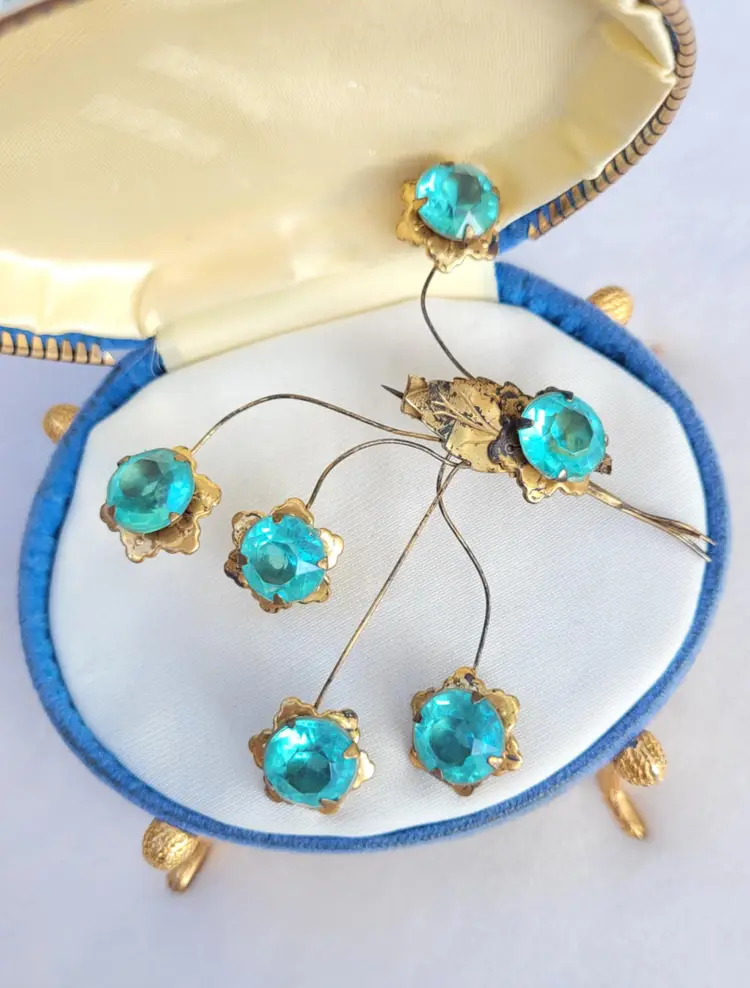 Vintage WW2-Era Aqua Rhinestone Floral Wired Spray Gold Tone Pin Brooch