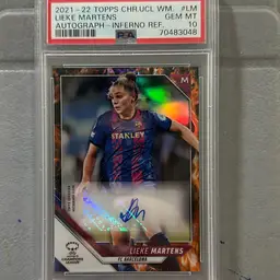 2021-22 Topps Chrome Women’s UCL Lieke Martens Inferno Auto /75 PSA 10