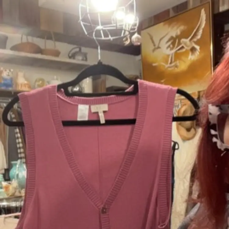 #100 - Rogue Vintage Fashion Item