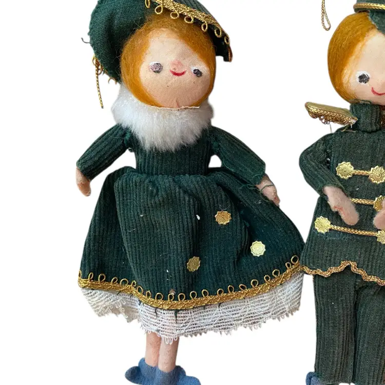 "pixie" or "putz" ornaments.
The figures are made with felt, corduroy, and gold trim. MCM Set Of 3