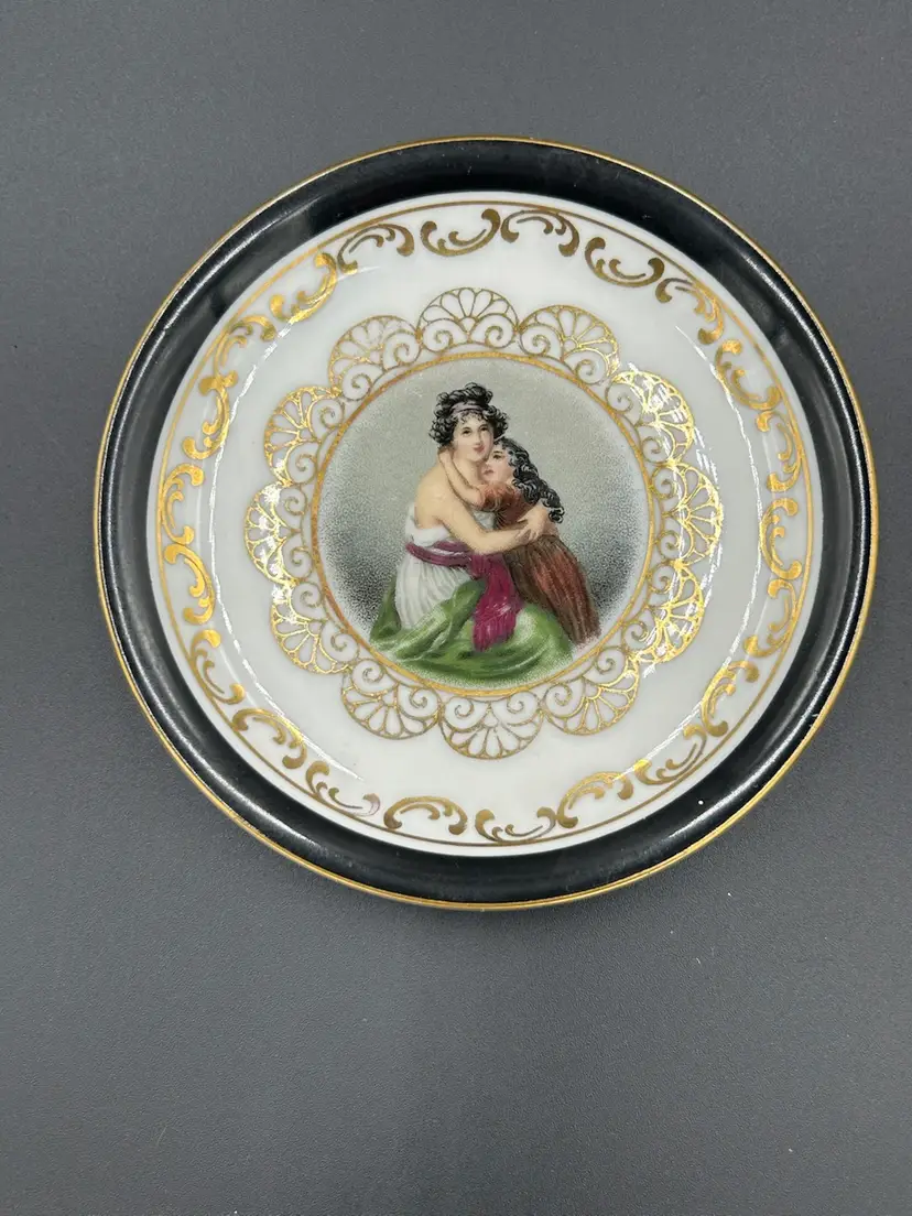 Mitterteich Bavaria Mother & Daughter Hugging Pin / Trinket Dish