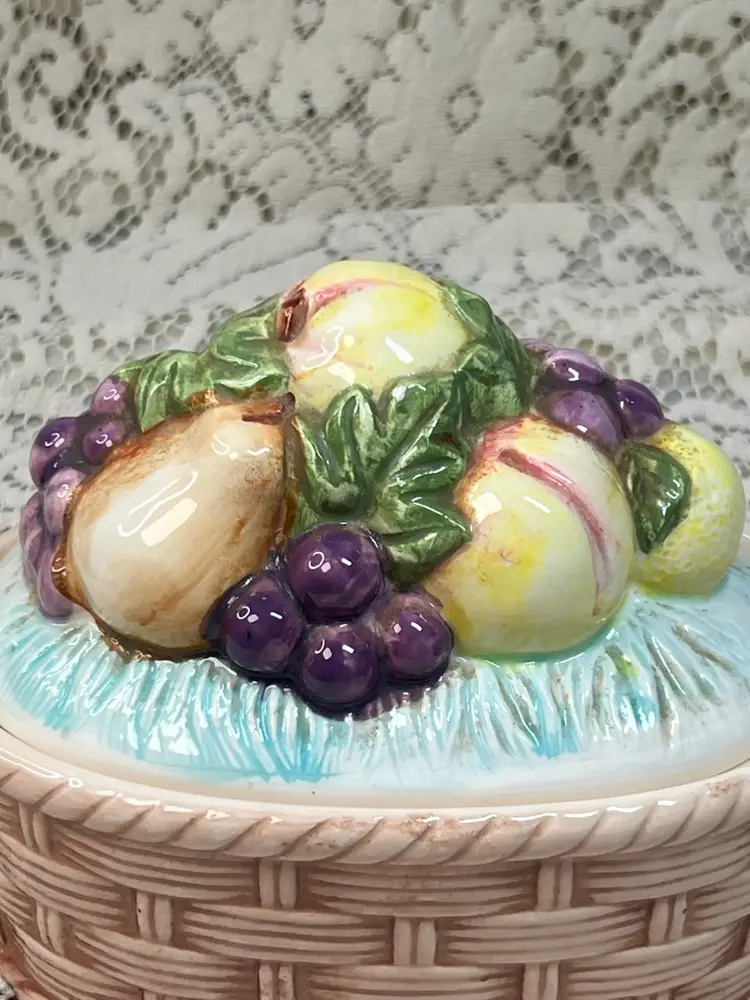 012 Ceramic Made In Japan, 7" X 5" X 6" Fruit On Basket Arnart? Casserole/Trinket Bowl.