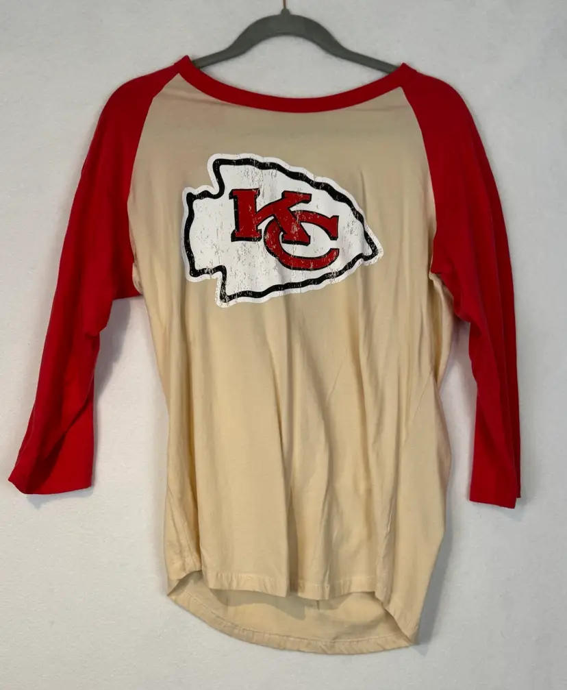 Kansas City Chiefs Majestic Threads Women’s XL Mahomes 15 Red Raglan Sleeve Tee