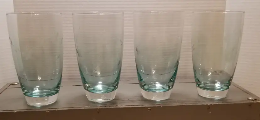 #223 Beautiful Etched Butterfly Glass Tumblers