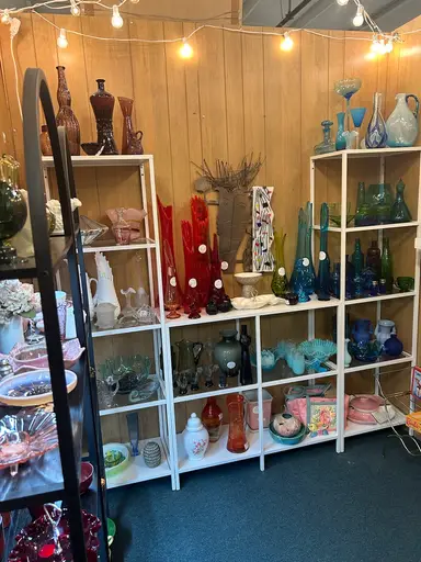 The brass armadillo live shopping round two