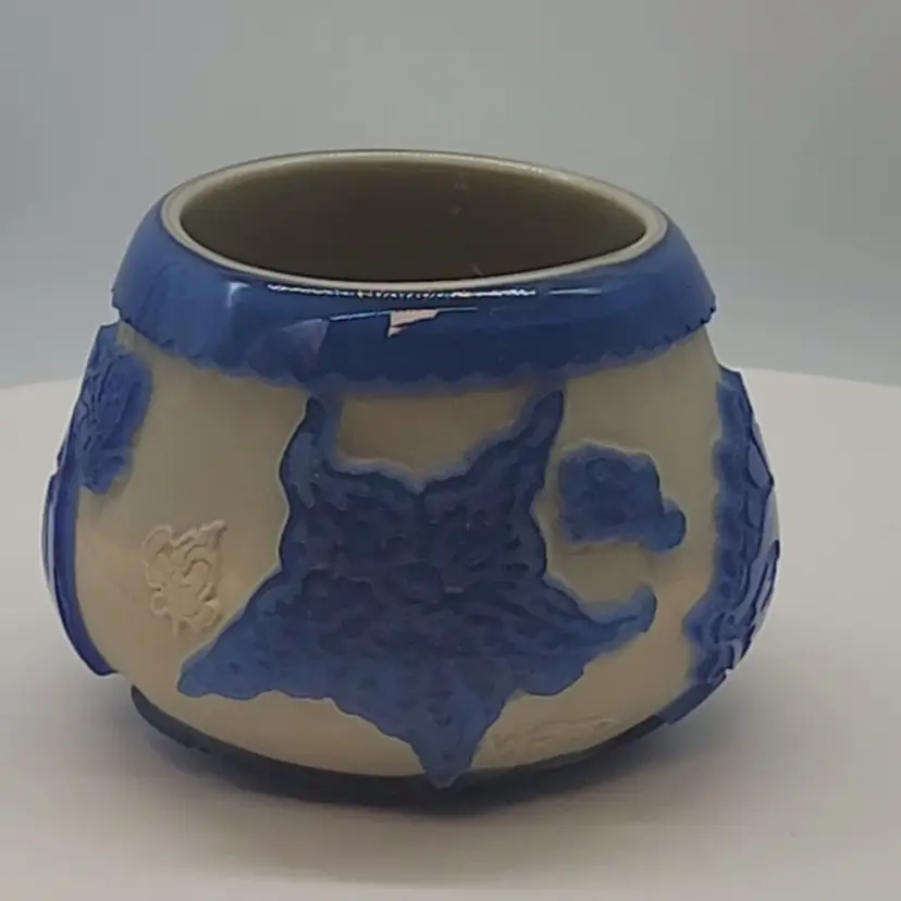 Pilgrim Glass KELSEY MURPHY "SEA LIFE" CAMEO VASE SIGNED NUMBERED