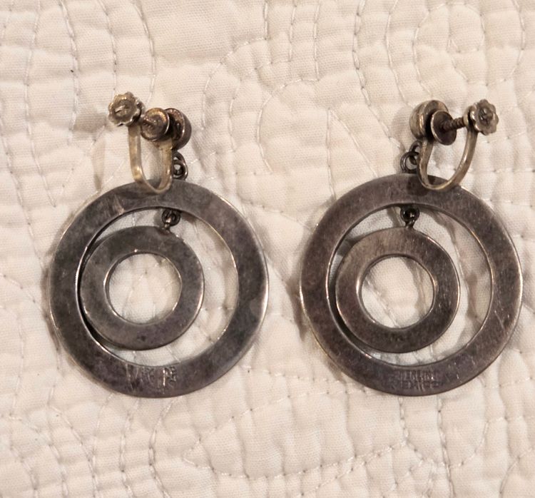 Vintage Artist Signed Mexican Sterling Silver Double Hoop Screwback Earrings with Turquoise Chips