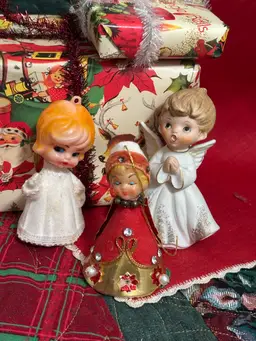 L- Vtg Trio Christmas Angels And One Queen