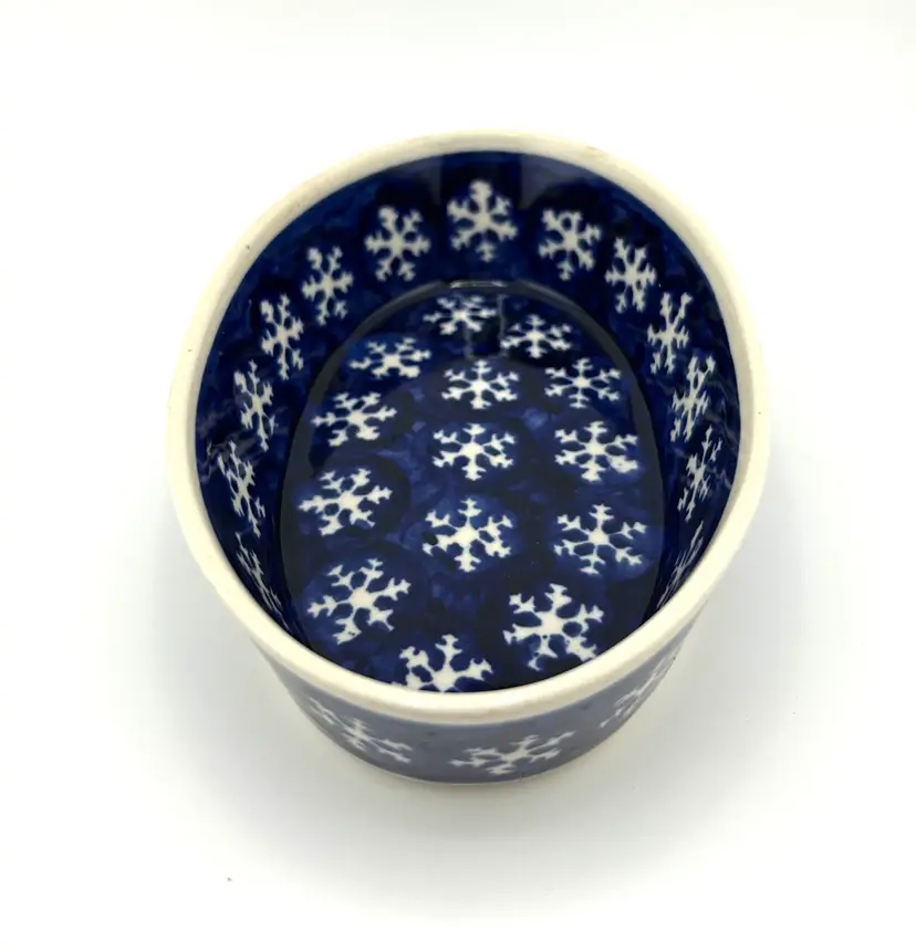 Boleslawiec Polish Pottery SNOWFLAKES 6" x 4" Oval Baking Dish