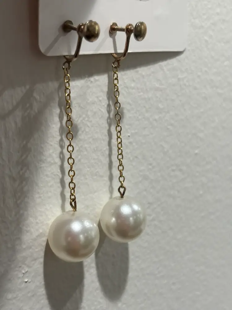 VTG. Screw On Back Drop Pearl Earrings 