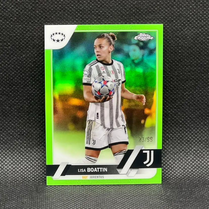 Lisa Boattin 2022/23 Topps Chrome Neon Green Refractor /99 Soccer Card