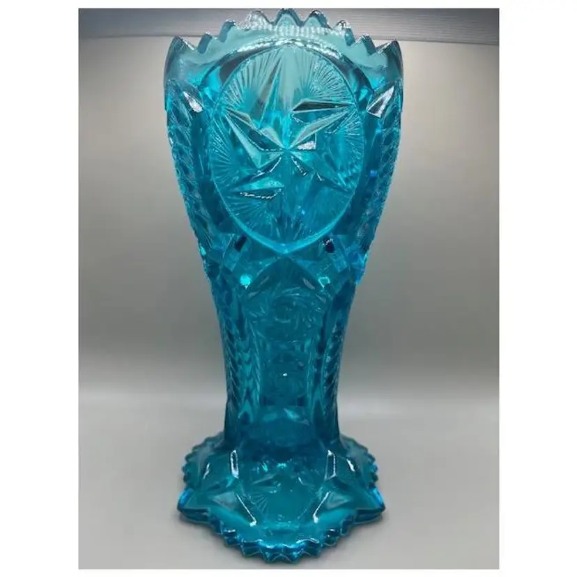 #01 - Vintage L.E. Smith Blue Ohio Star Vase ~ Whirling Star ~ Size 9 inches tall