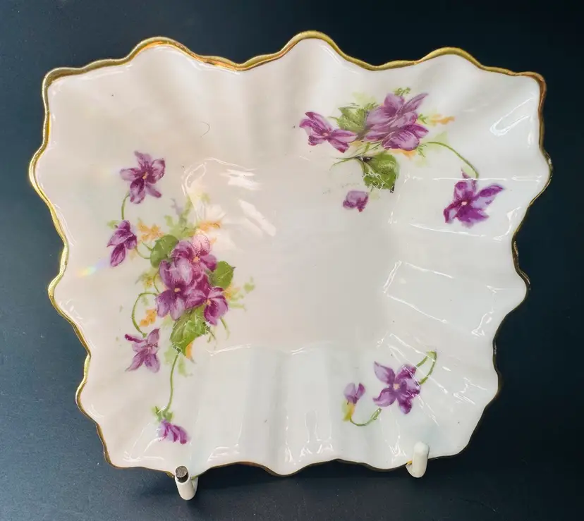RADFORDS Bone China Dish with Ruffled Edges & Gold Trim