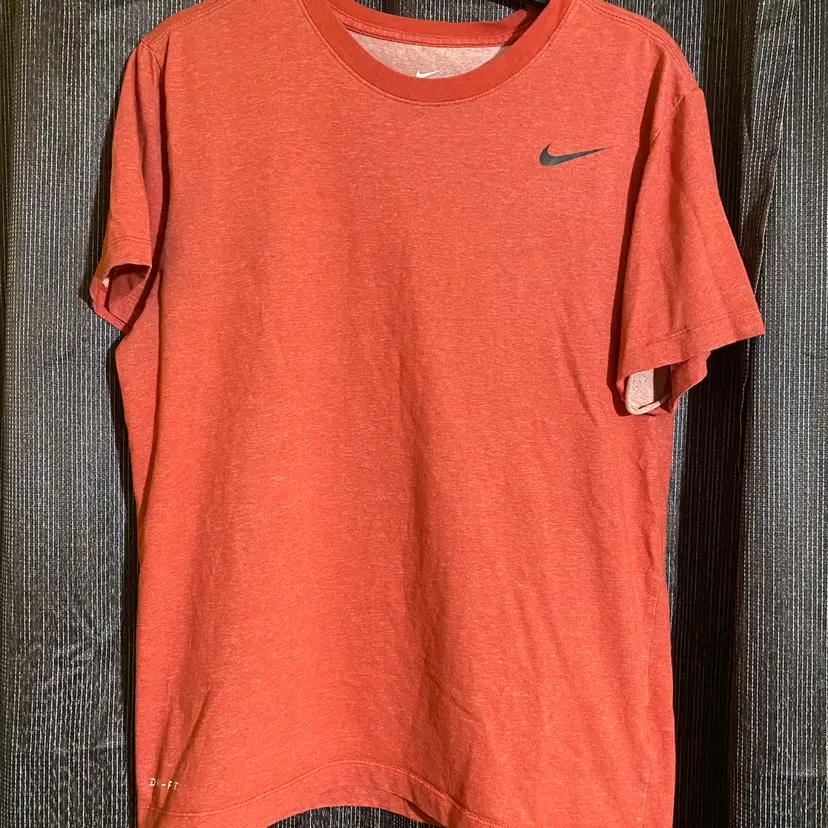 Nike Tee Women's Size Small Red Short Sleeve Dri-Fit T-Shirt