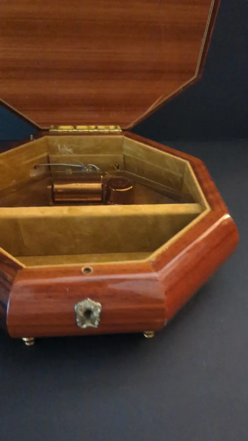 Vintage Italian Music Box With Mother & Child Ruege Movement