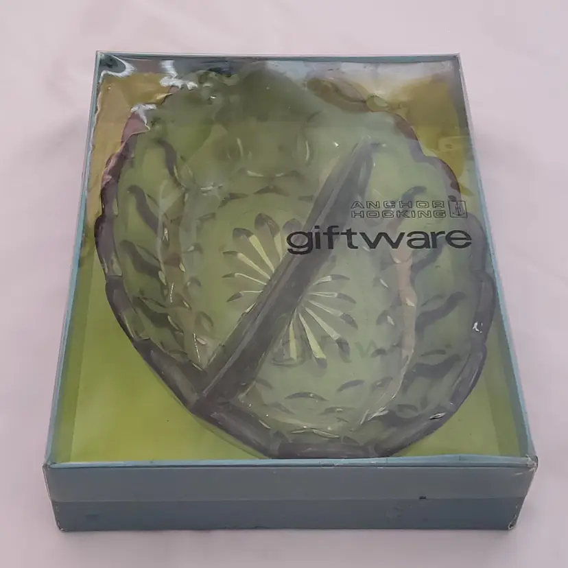 Divided Oval Anchor Hocking Fairfield Avocado Green Relish Nuts Candy Dish NIB