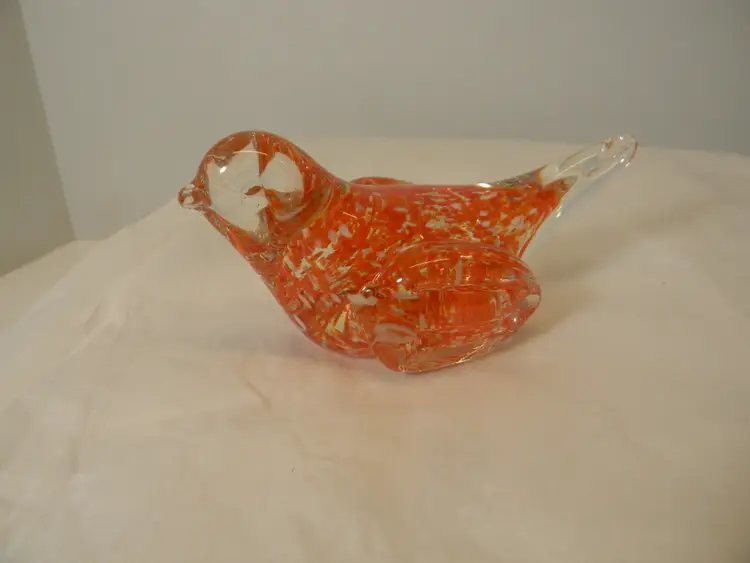 #01 Art Glass Bird Figurine/paperweight ( 2 1/4" H x 2 1/2"W)