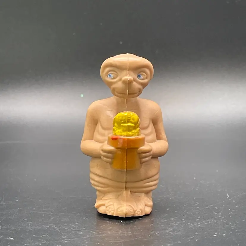 ET Extra Terrestrial VTG PVC Figure Toy Universal Studios 1982 Movie Memorabilia