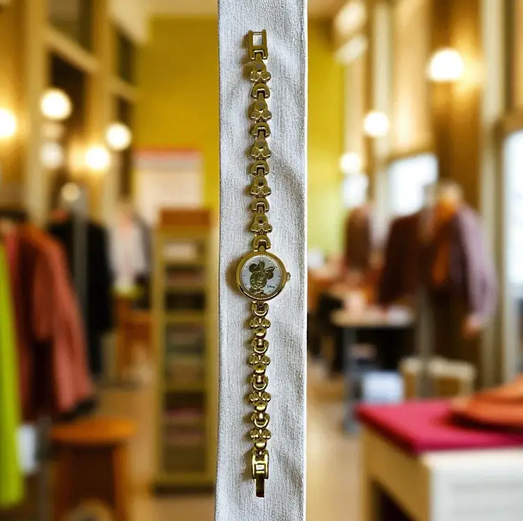 Minnie Mouse SII by Seiko Disney Watch for Women, Small Gold-Tone 20mm Case Size