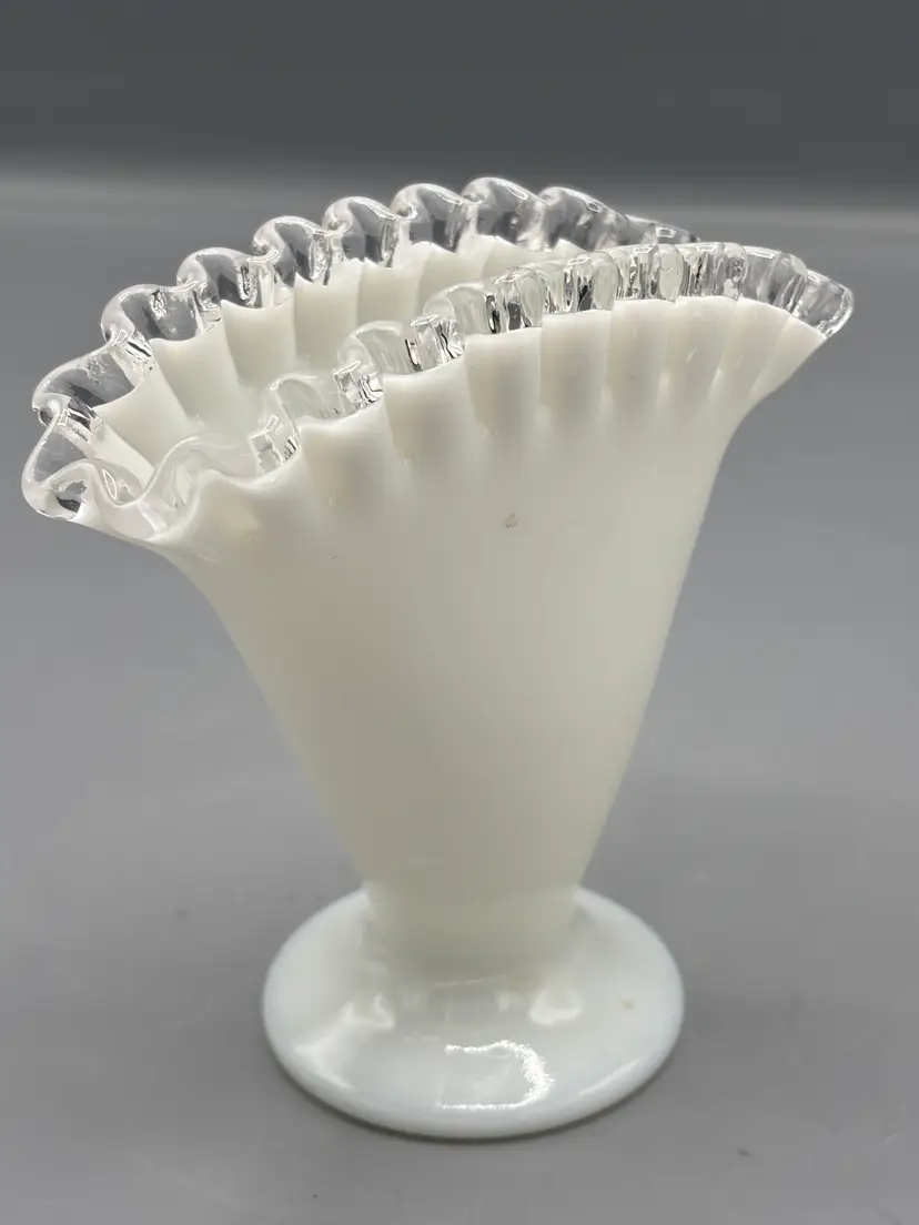 Vintage Fenton silver crest fan vase