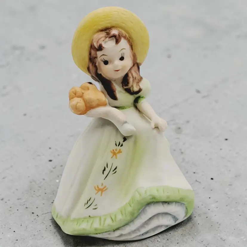 Vtg Big Eyelashes Girl Green Dress w Bonnet & Flower Bouquet Bisque Figurine