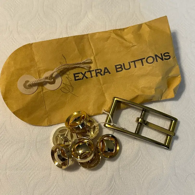 Vintage Gold Tone Metal Circle Buttons With Diamond Design And Matching Belt Buckle (Bag 30)