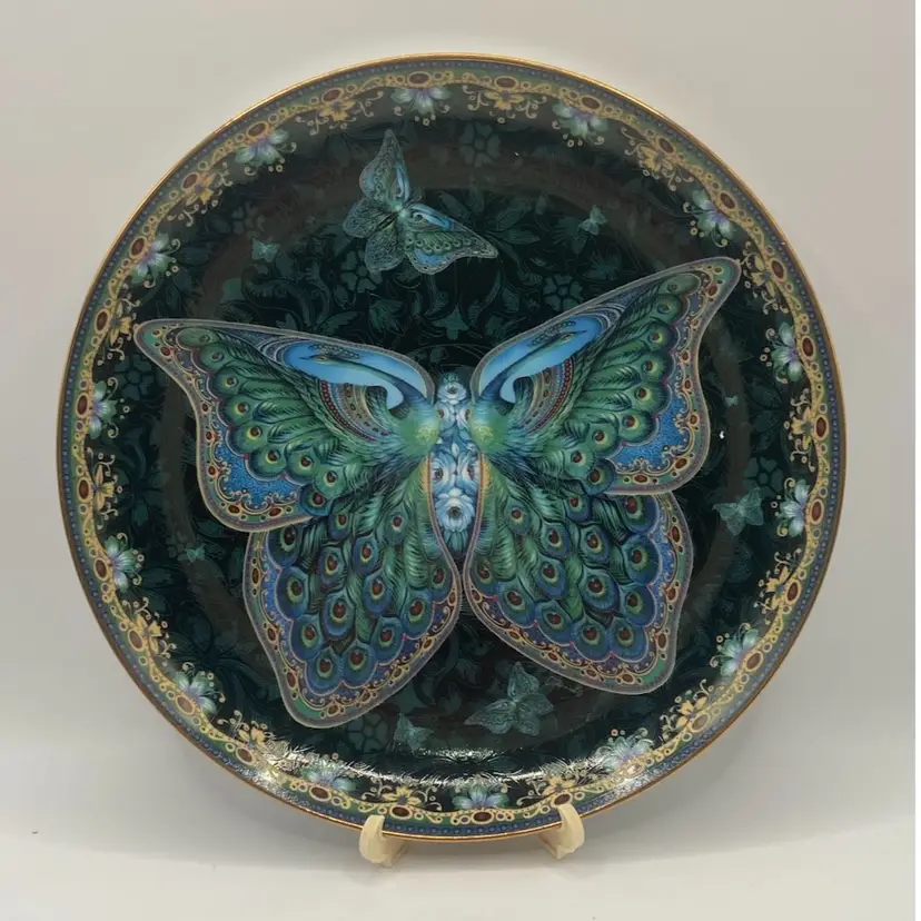 Gorgeous Butterfly Collectors Plate, First Plate In Enchanted Wings Collection, Limited Edition Of Emerald Elegance, 1998, Bradford Exchange, First Issue, 8”