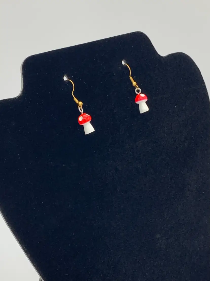 Vtg. Red & White Mushroom Dangle Drop Copper Tone Lightweight Hook Earrings