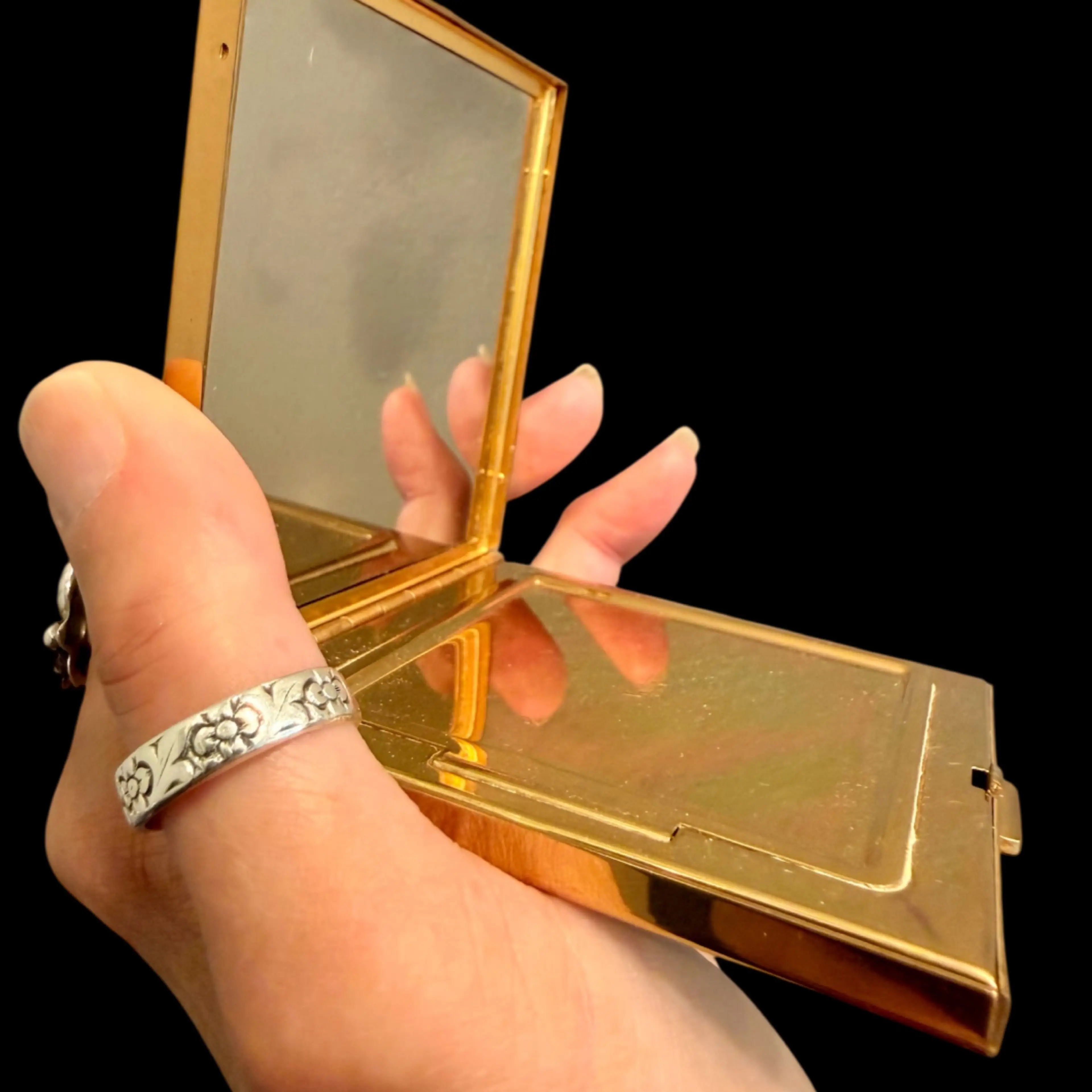 Image 4 of 7