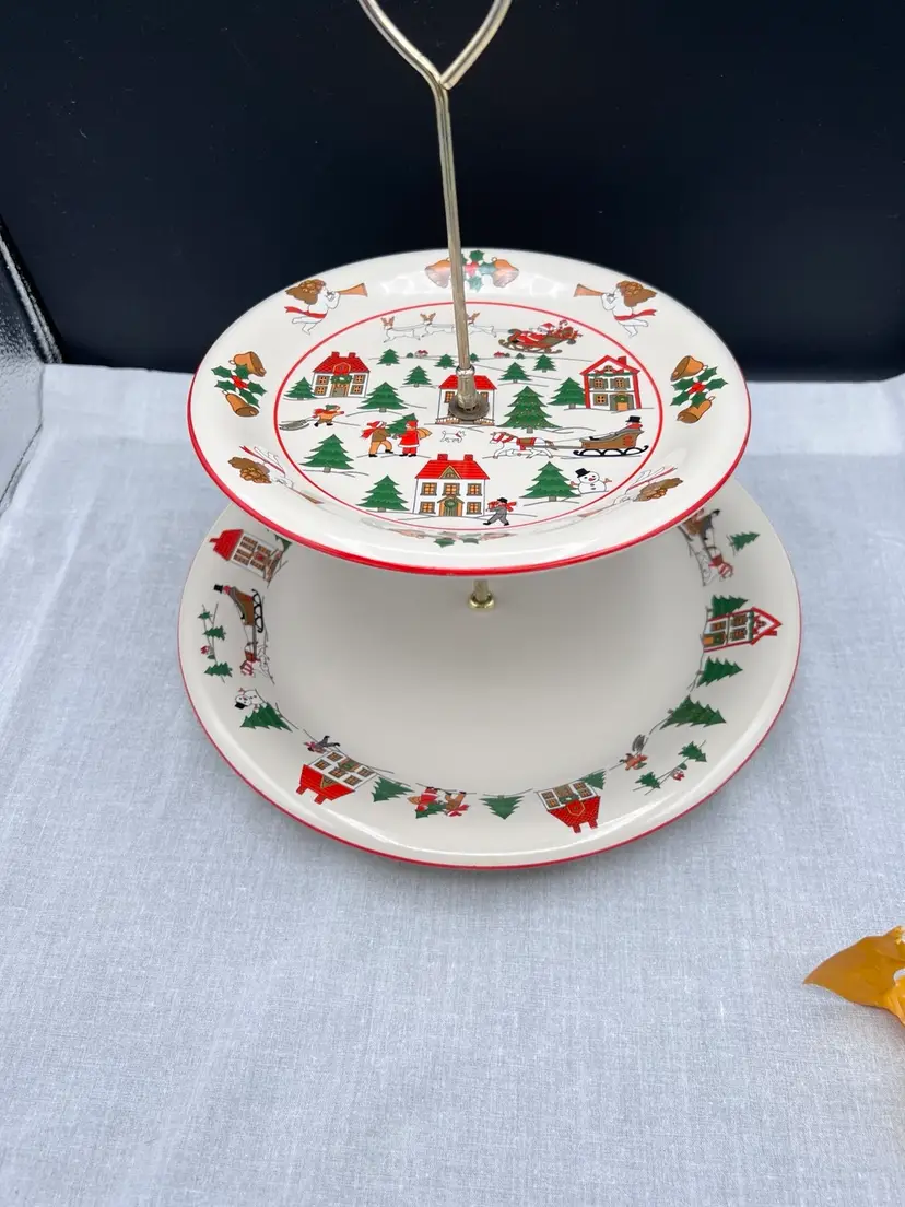 BEAUTIFUL VINTAGE TIERED TRAY WITH CHRISTMAS VILLAGE SCENE. 'LA JOIE DE NOEL'
