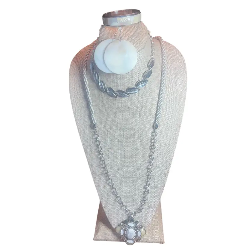 #37 - Feather Shell And Chicos Lot